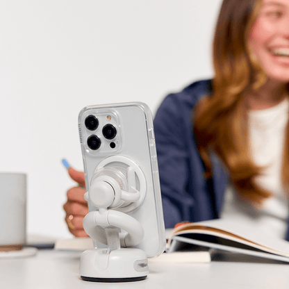 White — Car & Desk Mount - US 26102
