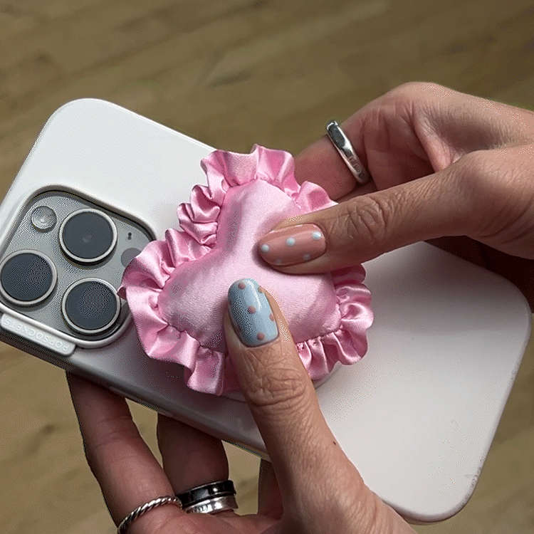 Heart Pillow —  MagSafe PopGrip - US 85348